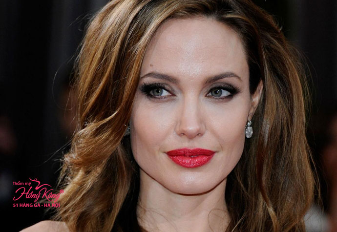 Angelina Jolie sở hữu làn môi căng mọng quyến rũ
