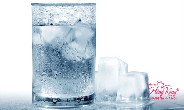 Nước đá có tác dụng giảm cân cao hơn nước có nhiệt độ thường
