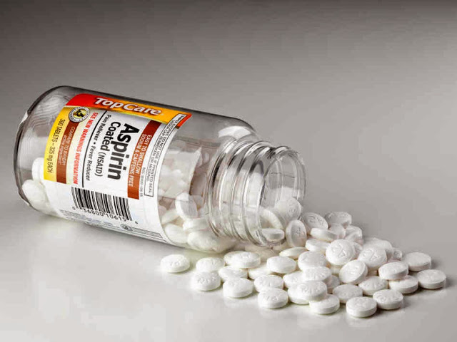 Aspirin chứa hàm lượng axit betahydroxy hay còn gọi là BHA, đây là chất giúp ích trong việc điều trị mụn và nếp nhăn